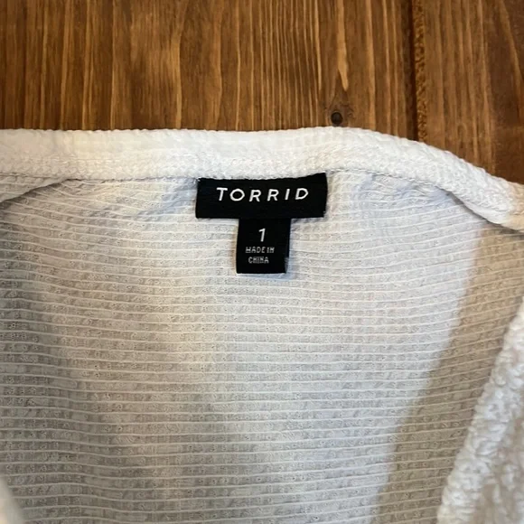 Torrid Off shoulder peplum top - Picture 2 of 6